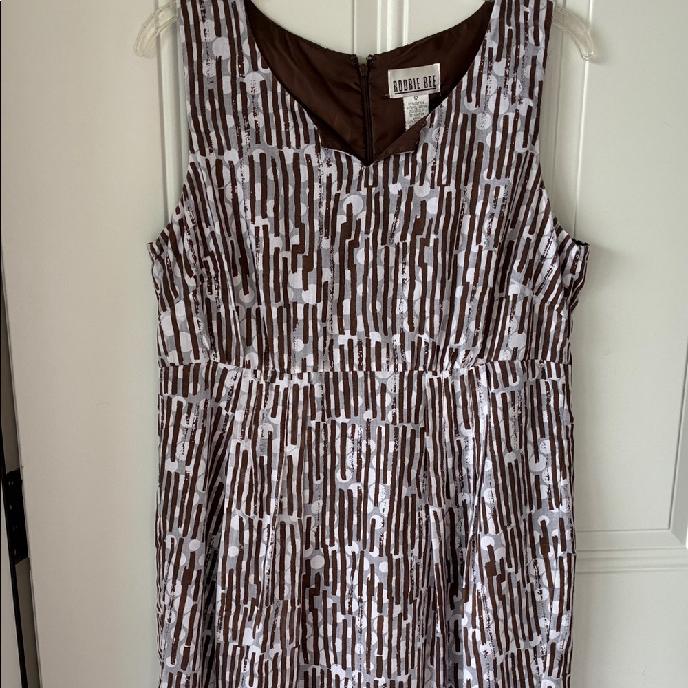 Robbie Bee Brown & White Abstract Stripe Sleeveless Dress